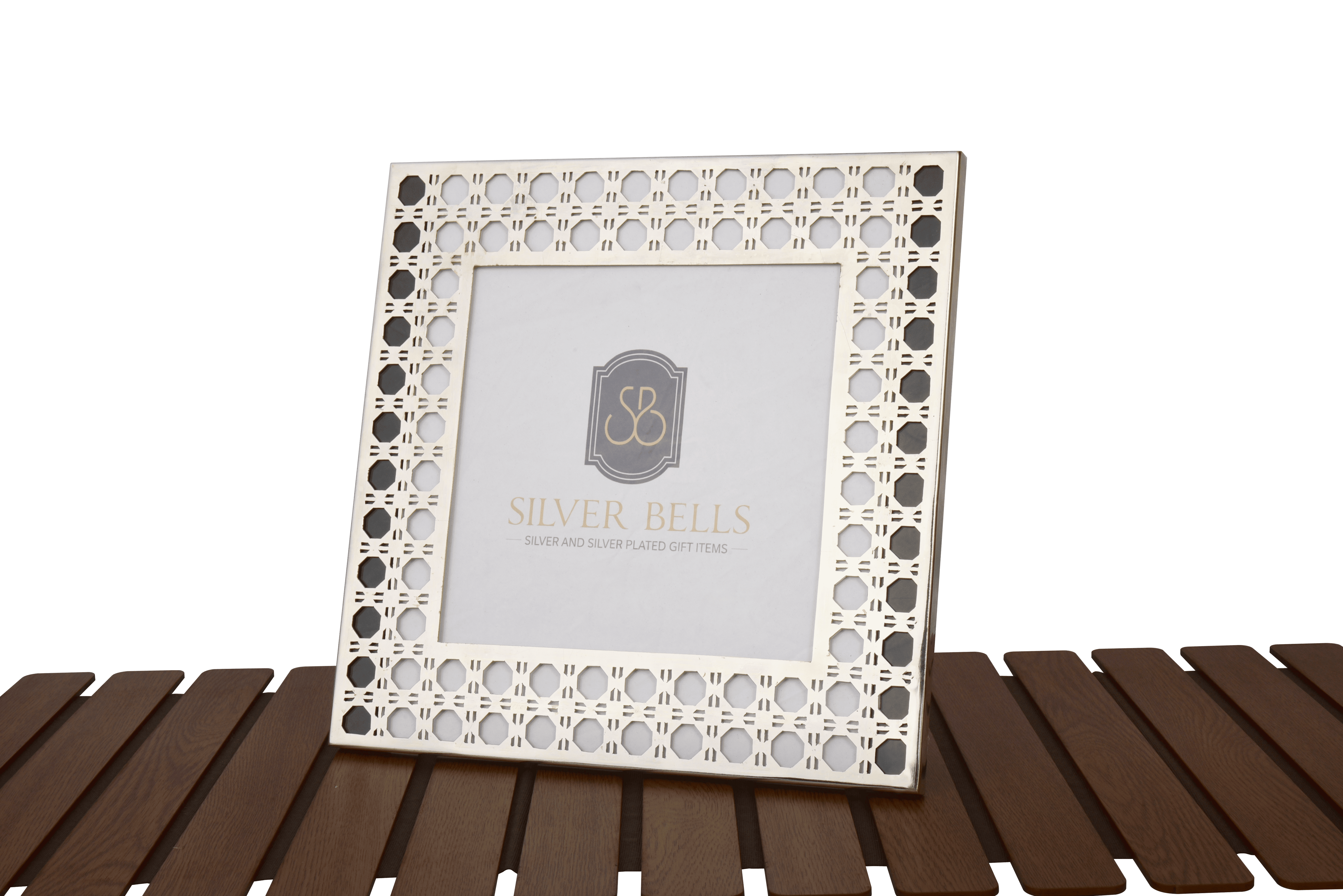 The Zaria Frame – Patterned Silver